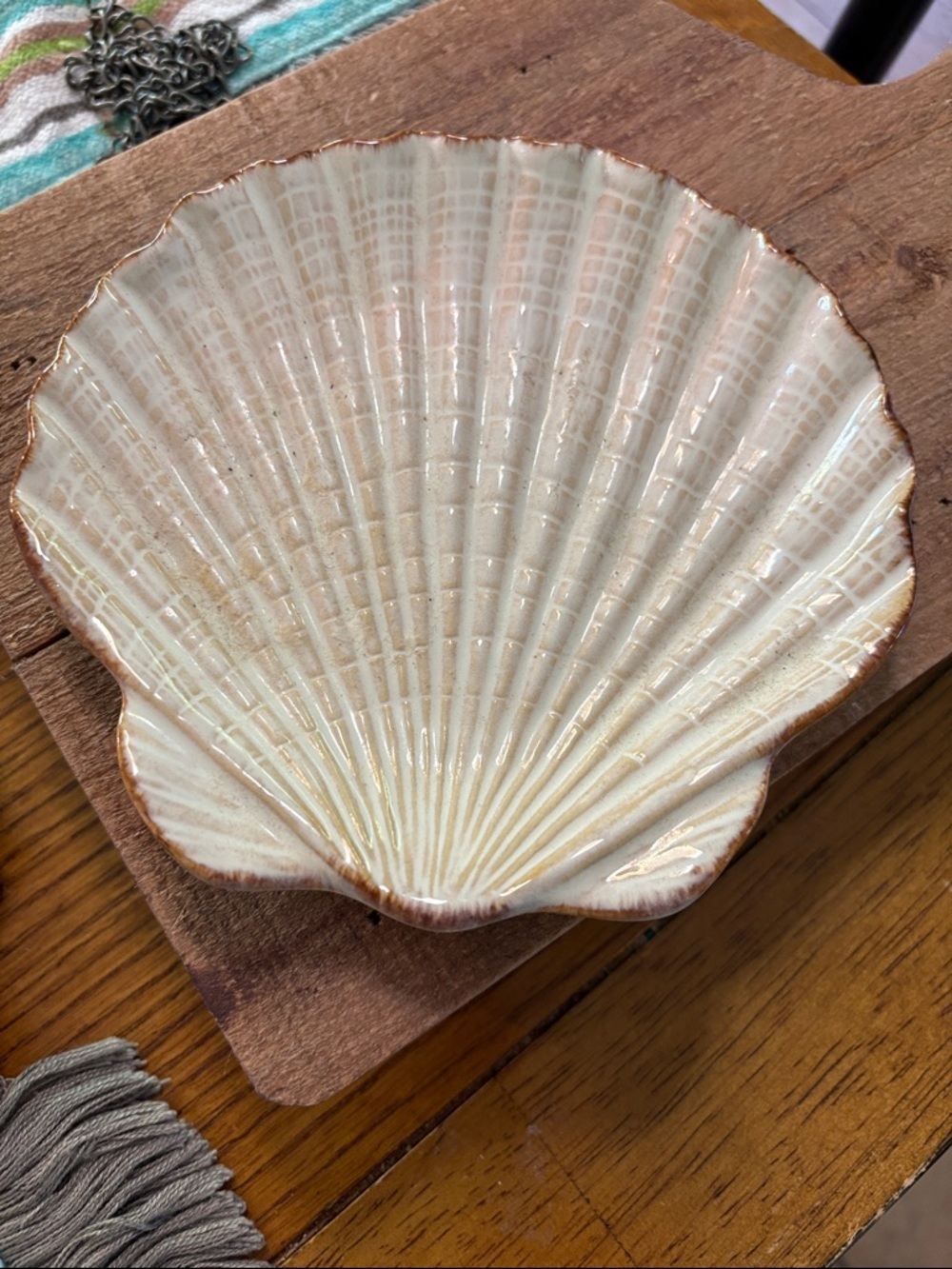 Cracker Barrel Cream Shell Ceramic Dish